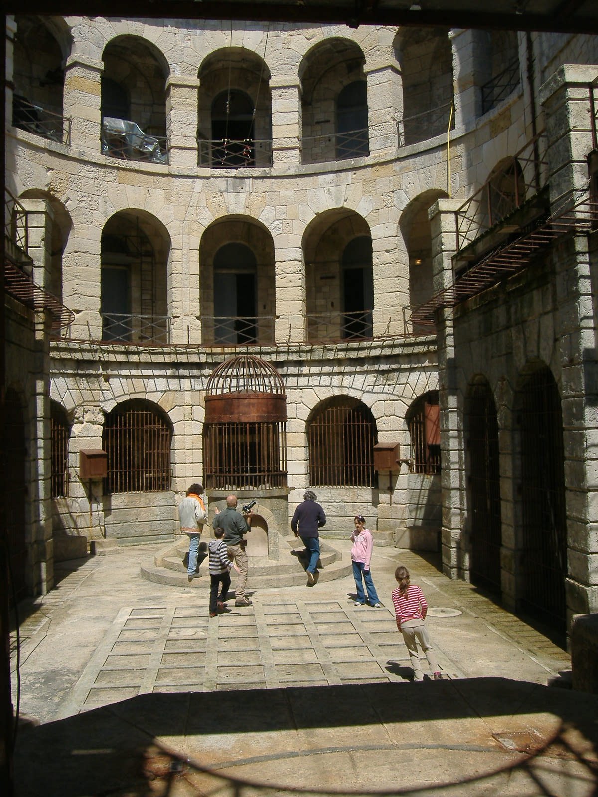 La cour de Fort Boyard vue d'en haut